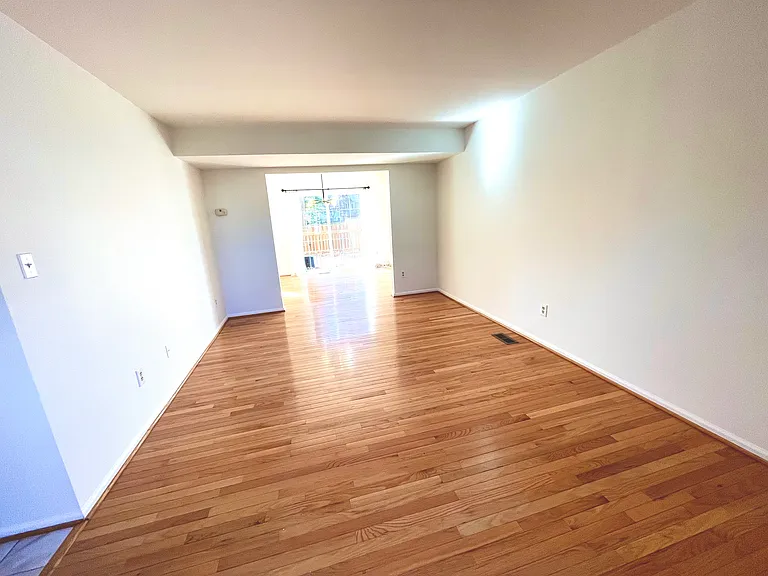 2774 Knollside Ln — Photo 4