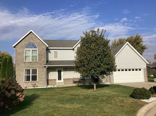 119 Hall Ln, Alden, MN 56009