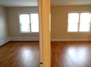 2103 Washington St APT 4, Waukegan, IL 60085