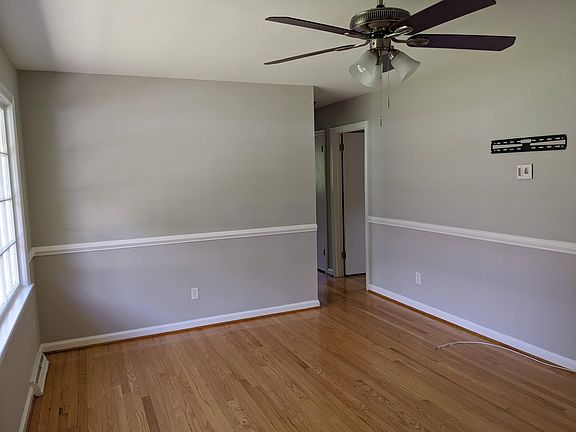 4th image of 5402 Warwood Dr