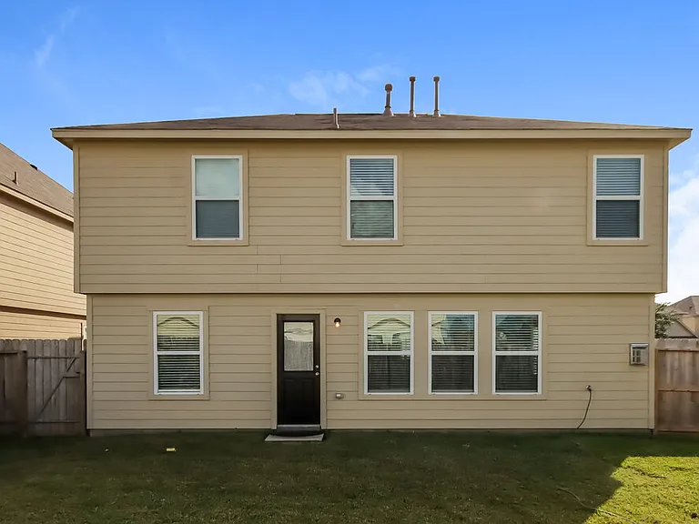 7215 Fox Scene Dr — Photo 17
