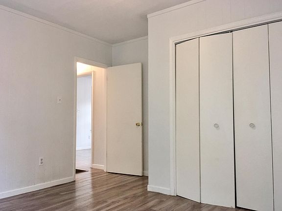 4th image of 619 Oakleigh Ave