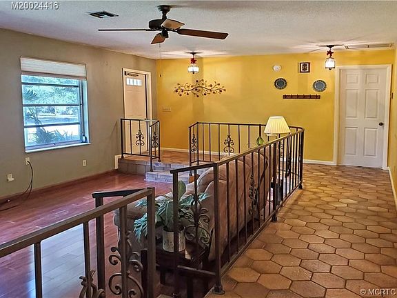 4th image of 3251 SW 72nd Ave