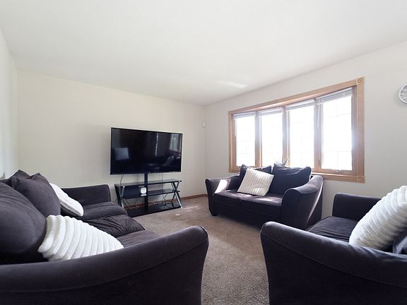 3rd image of 286 N Tomagene Dr