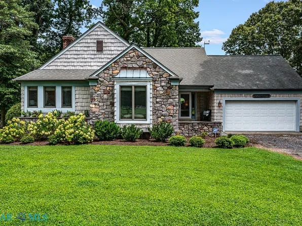 103 Bayview Dr, Lancaster, VA 22503