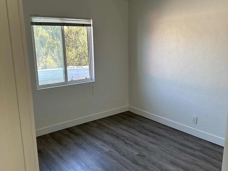 3222 42nd St #A — Photo 7