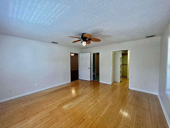 10 Primary Bedroom