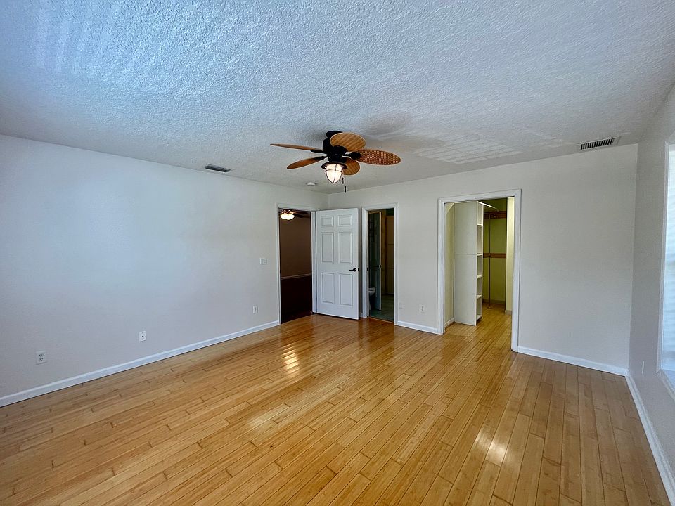 10 Primary Bedroom