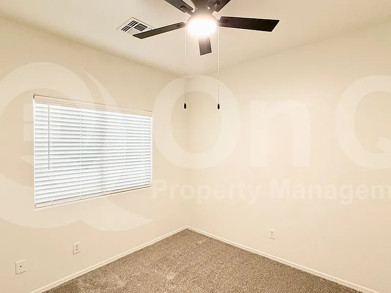 807 W Sunset Dr — Photo 3