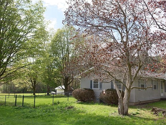 4th image of 2777 Mohawk St