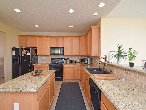 5th image of 8174 Colyn Ct