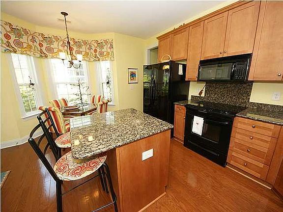 5th image of 9126 Woodcreek Ct