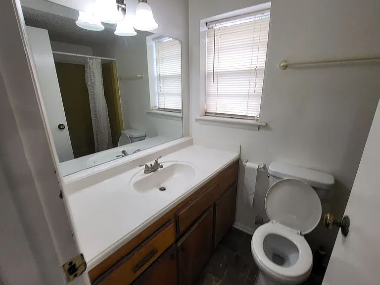320 E Edwards St #10 — Photo 8