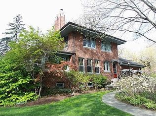 180 Maplewood Rd, Riverside, IL 60546