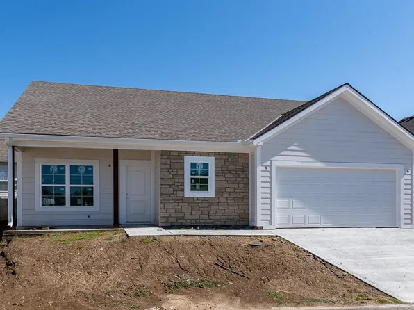 1781 S Park Dr, Tonganoxie, KS 66086