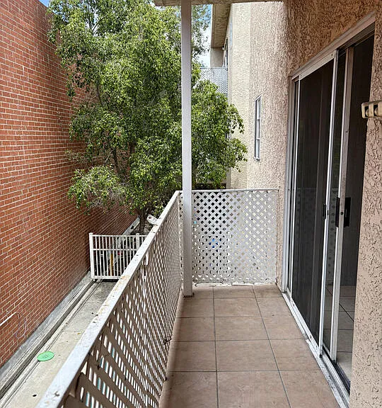 5135 Zelzah Ave #100 — Photo 9
