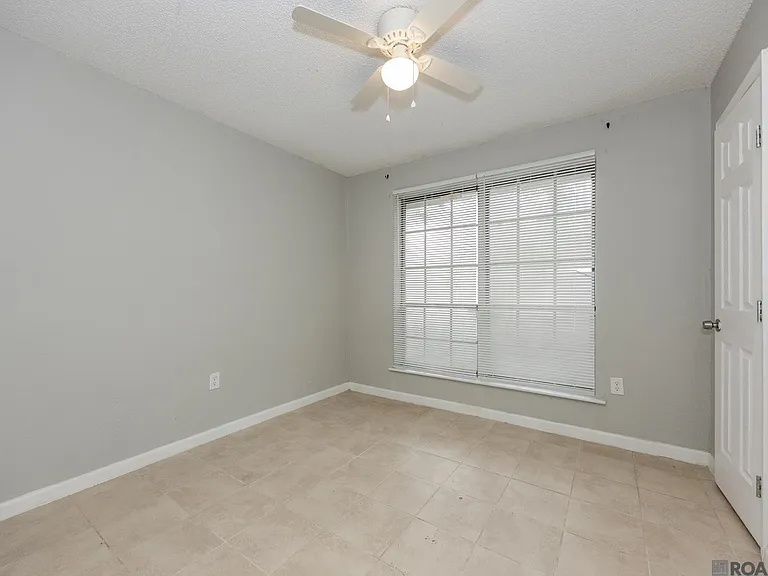 7224 Meadow Park Ave — Photo 12