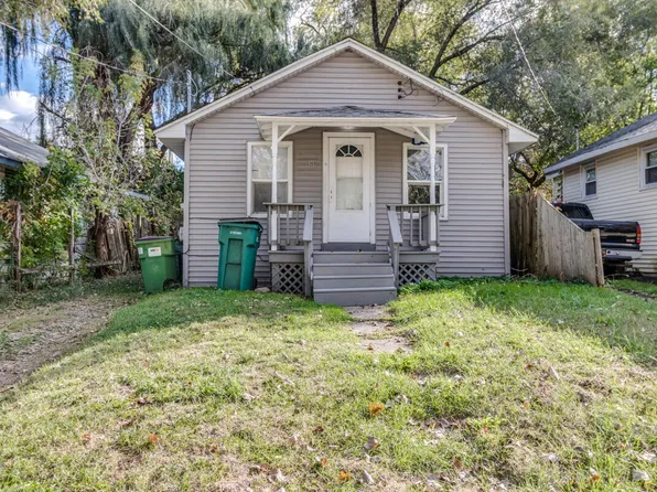 569 Upton Ave, Springfield, MI 49037