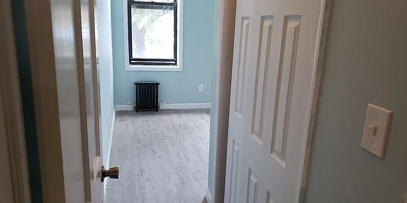Rented by Naomi Property LLC | media 10
