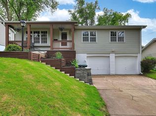 6405 Parkview Ln, Omaha, NE 68104