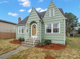 210 Gove St, STEILACOOM, WA 98388