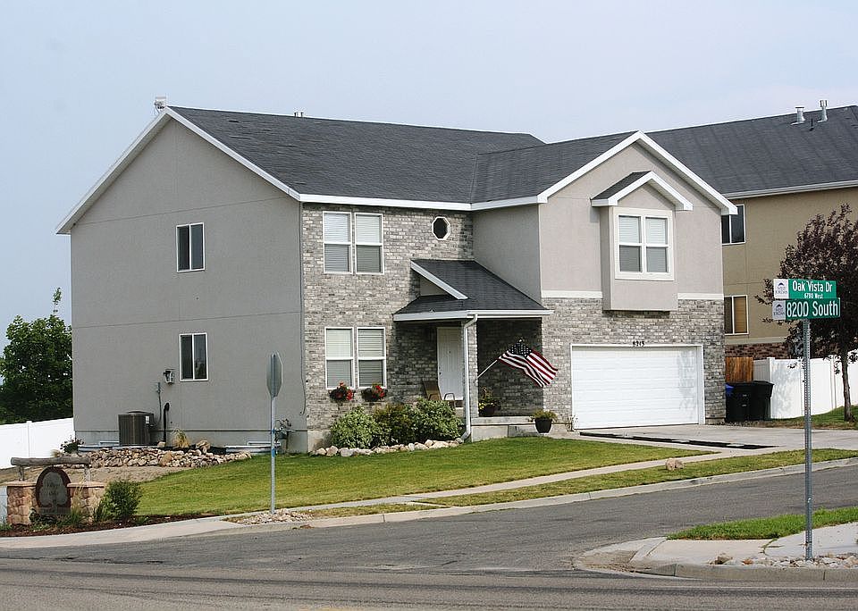 1st image of 8213 S Oak Vista Dr