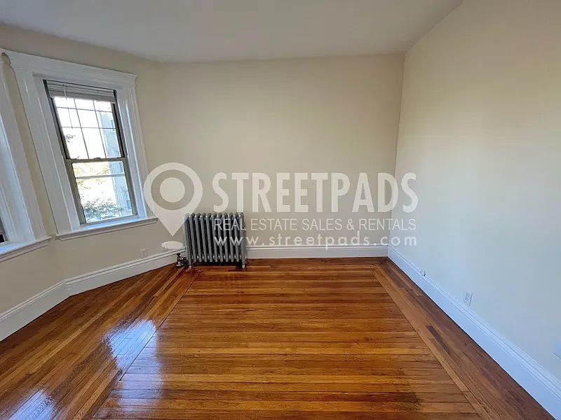 1st image of 33 Park Dr #10