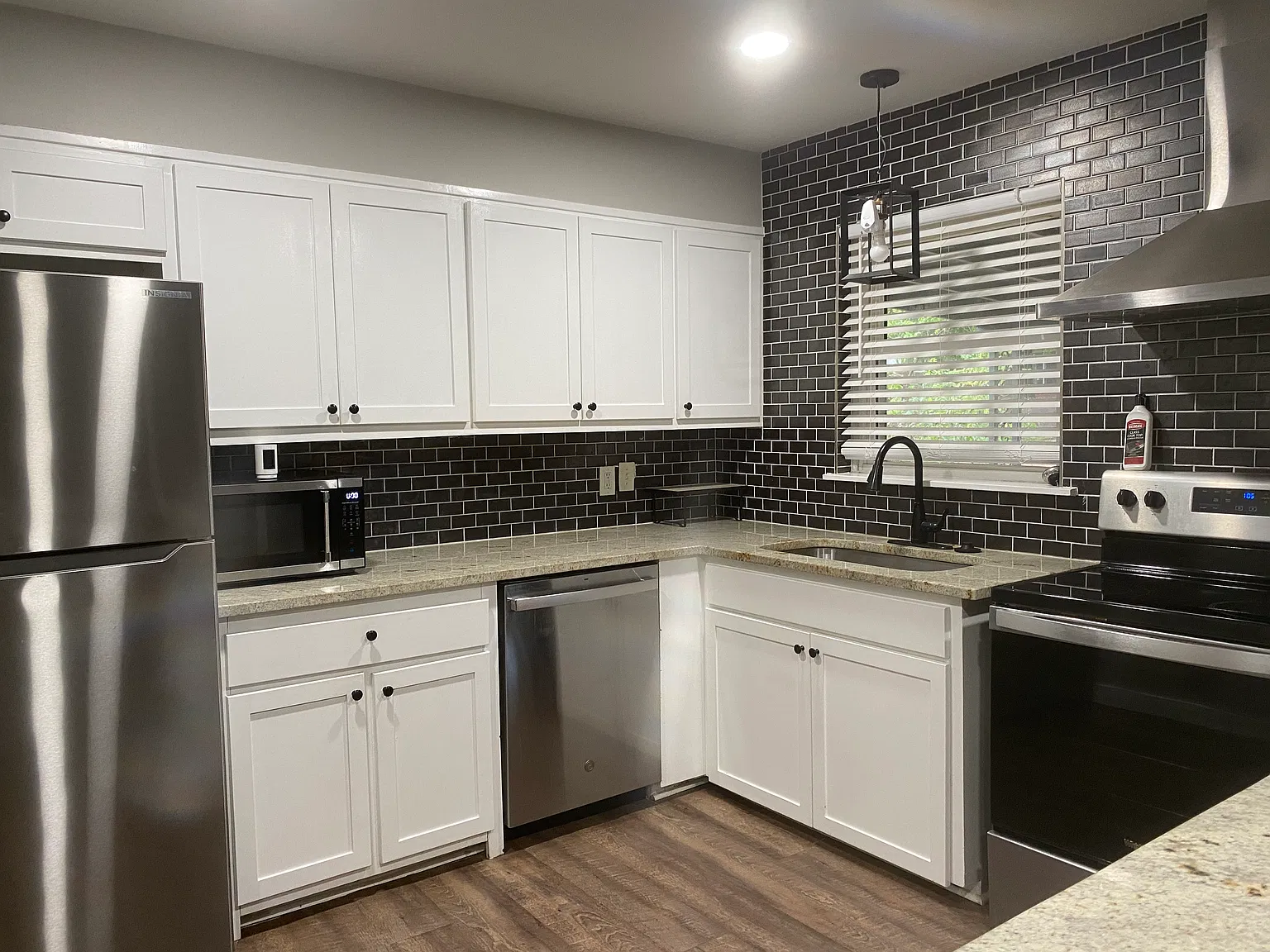 4 bed, 1464 sqft, $1,700 — Photo 2