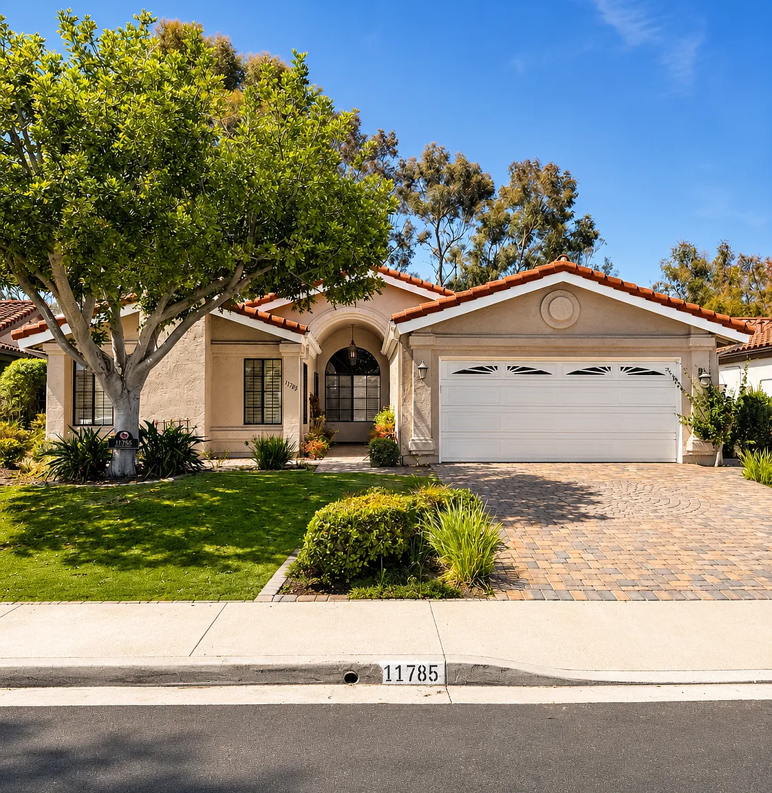 11785 Avenida Sivrita - 1 — Photo 1