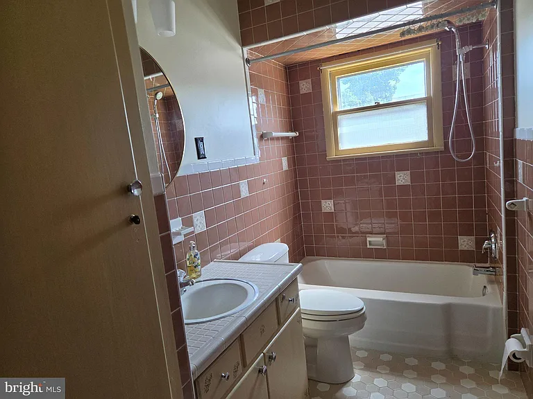14 E Evesham Rd — Photo 8