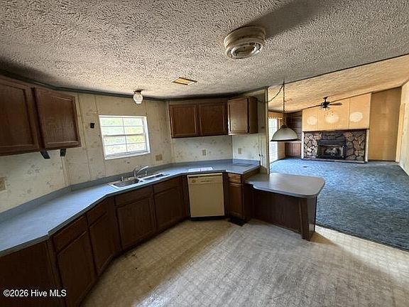 2nd image of 200 Watts Landing Road