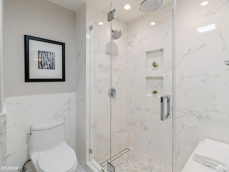 88 King St #104 — Photo 29