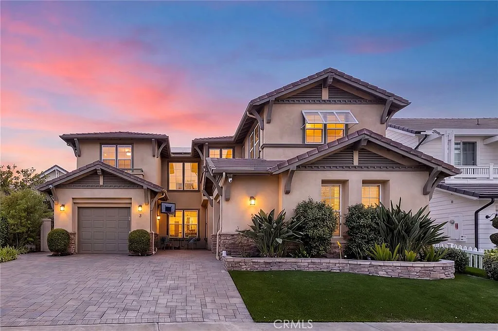 5 bed, 3724 sqft, $8,500 — Photo 1