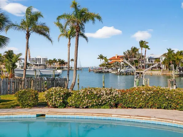 3103 Wedgewood Dr, Belleair Beach, FL 33786