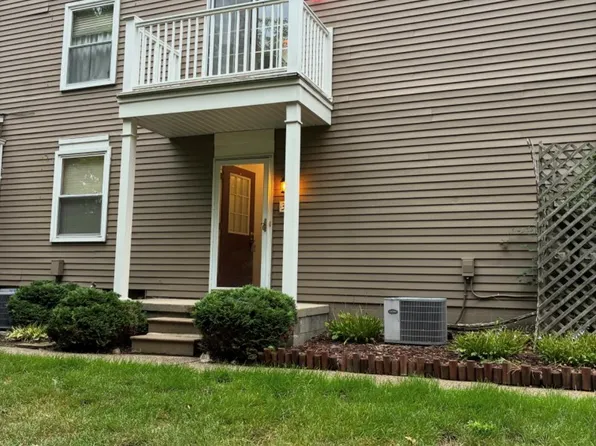 389 Neptune Dr #208, Walled Lake, MI 48390
