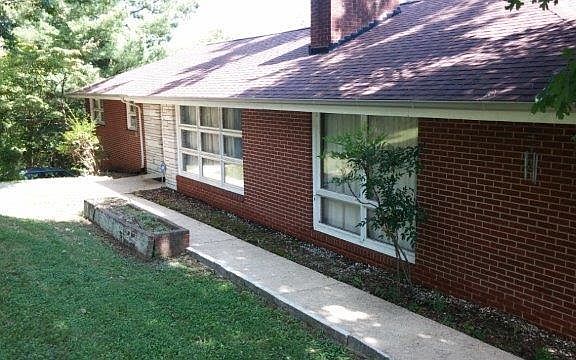 3rd image of 901 Clearwood Ave