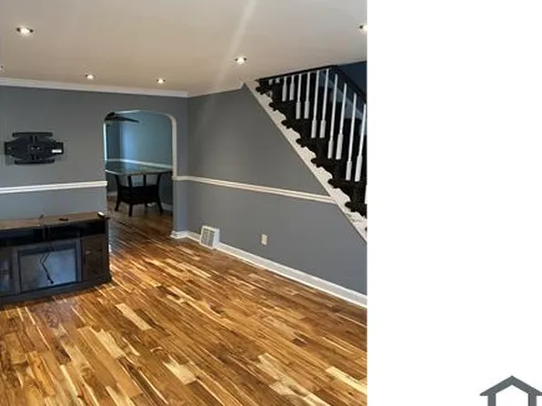 1327 Farrington Rd, Philadelphia, PA 19151