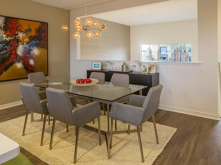 610 Colorado Cir — Photo 4