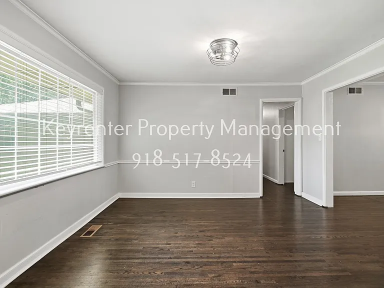 3325 S Yorktown Ave — Photo 6