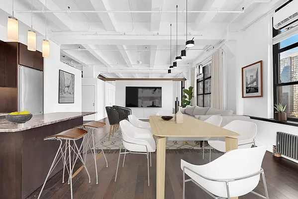 Sold by SERHANT. | media 4