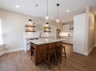 5 Champions Ln, Lakeway, TX 78734