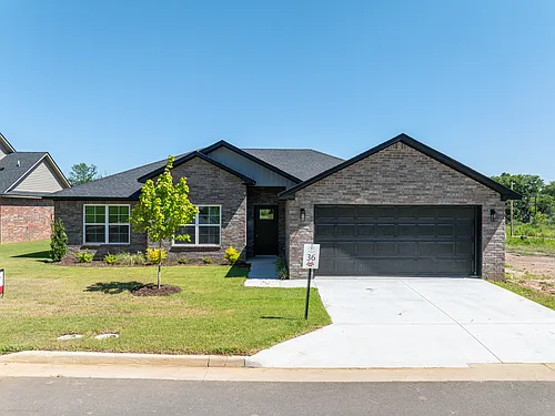 1020 Hunter Dr Photo 1