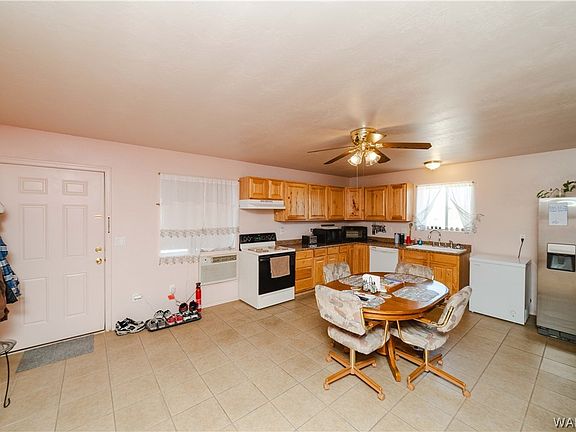 3rd image of 7635 W Abrigo Drive