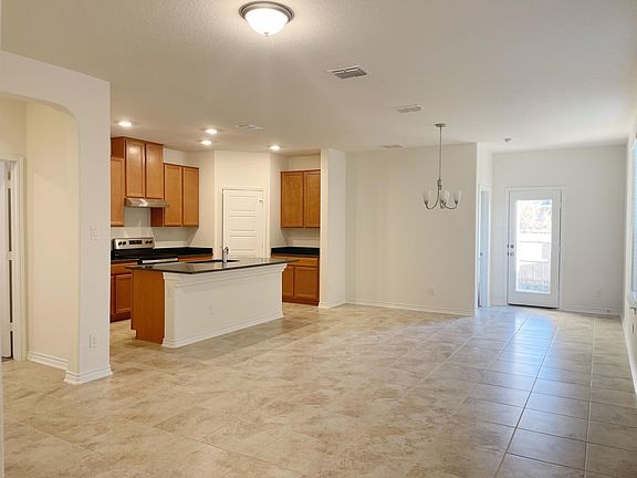 4th image of 265 Blacktail Dr