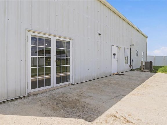 5th image of 11752 NE Jacksonville Rd #0
