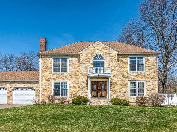 5 Hannah Dr, Cumberland, RI 02864