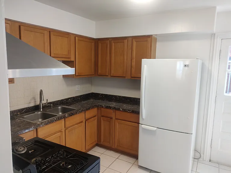 1411 W Touhy Ave — Photo 39