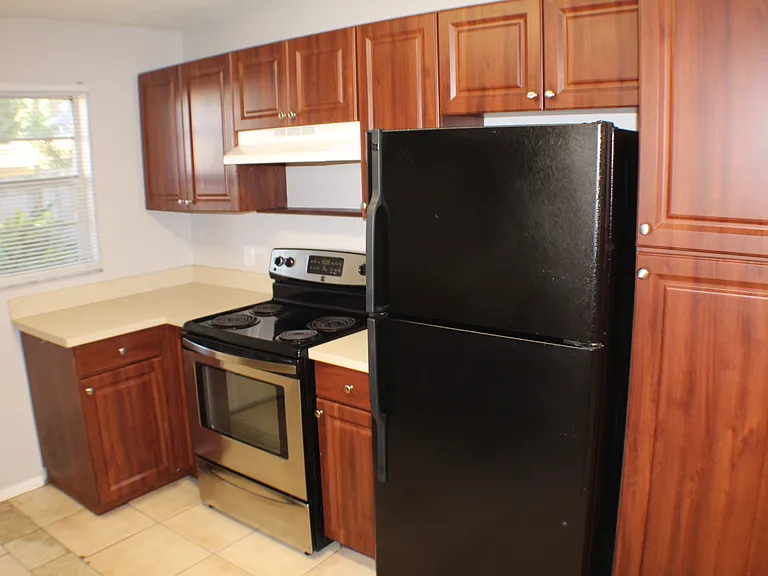 857 Lyndhurst St #D — Photo 2