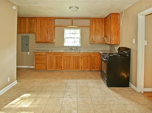 5th image of 424 Norwood Dr