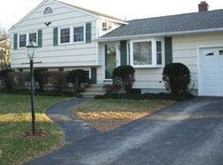 21 Warde Ter, Fairfield, CT 06825